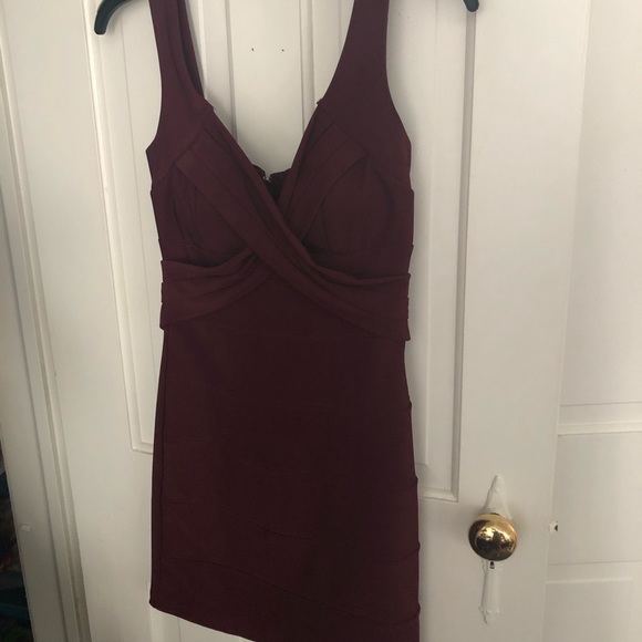 Burgundy dress - Picture 1 of 4